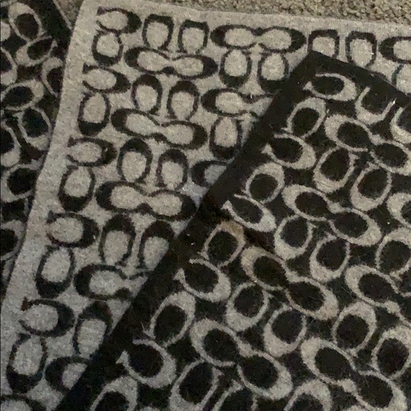 Beautiful two way black and gray Coach scarf - Picture 2 of 6